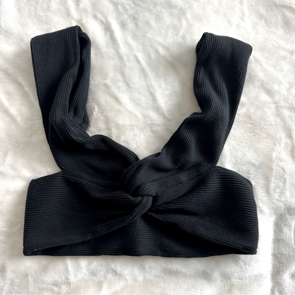 xs black backless crop top